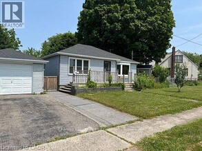 Building Photo - 5648 Royal Manor Dr