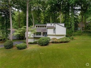 Building Photo - 2708 Spencers Trace NE