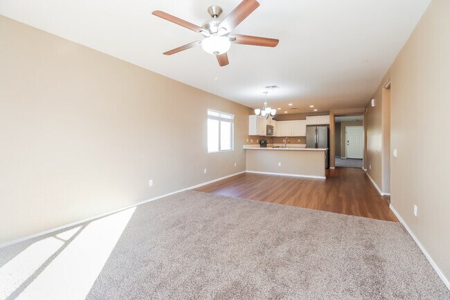 Foto del edificio - 1701 E Christopher St