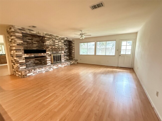 Foto del edificio - 16402 Cavendish Dr