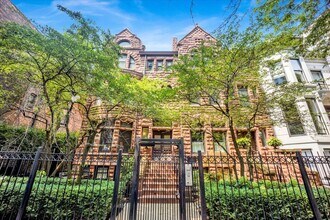Building Photo - 1224 N Dearborn St