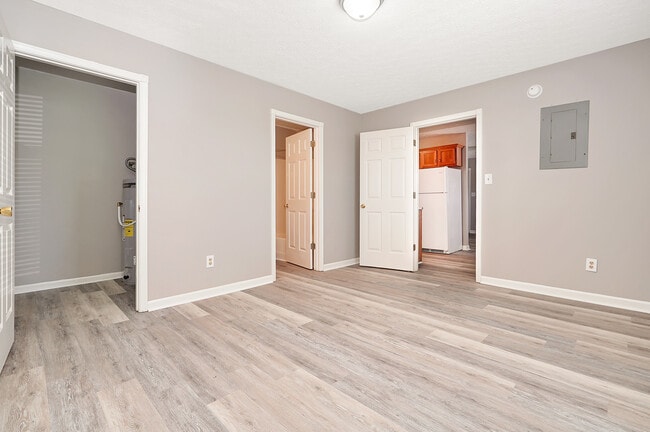 Building Photo - River Valley Apartments