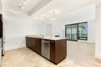 Building Photo - 650 Bellevue Way NE