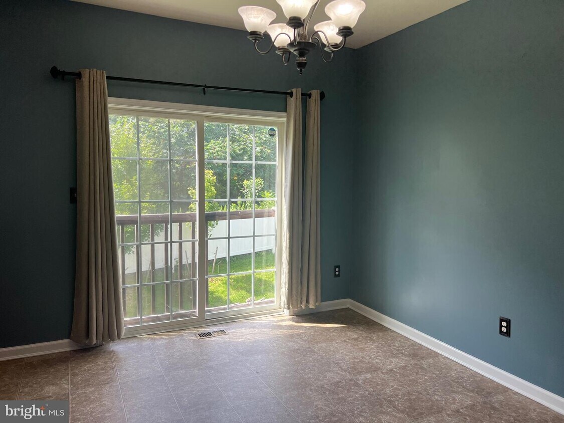 Foto principal - 613 Jacobsen Cir