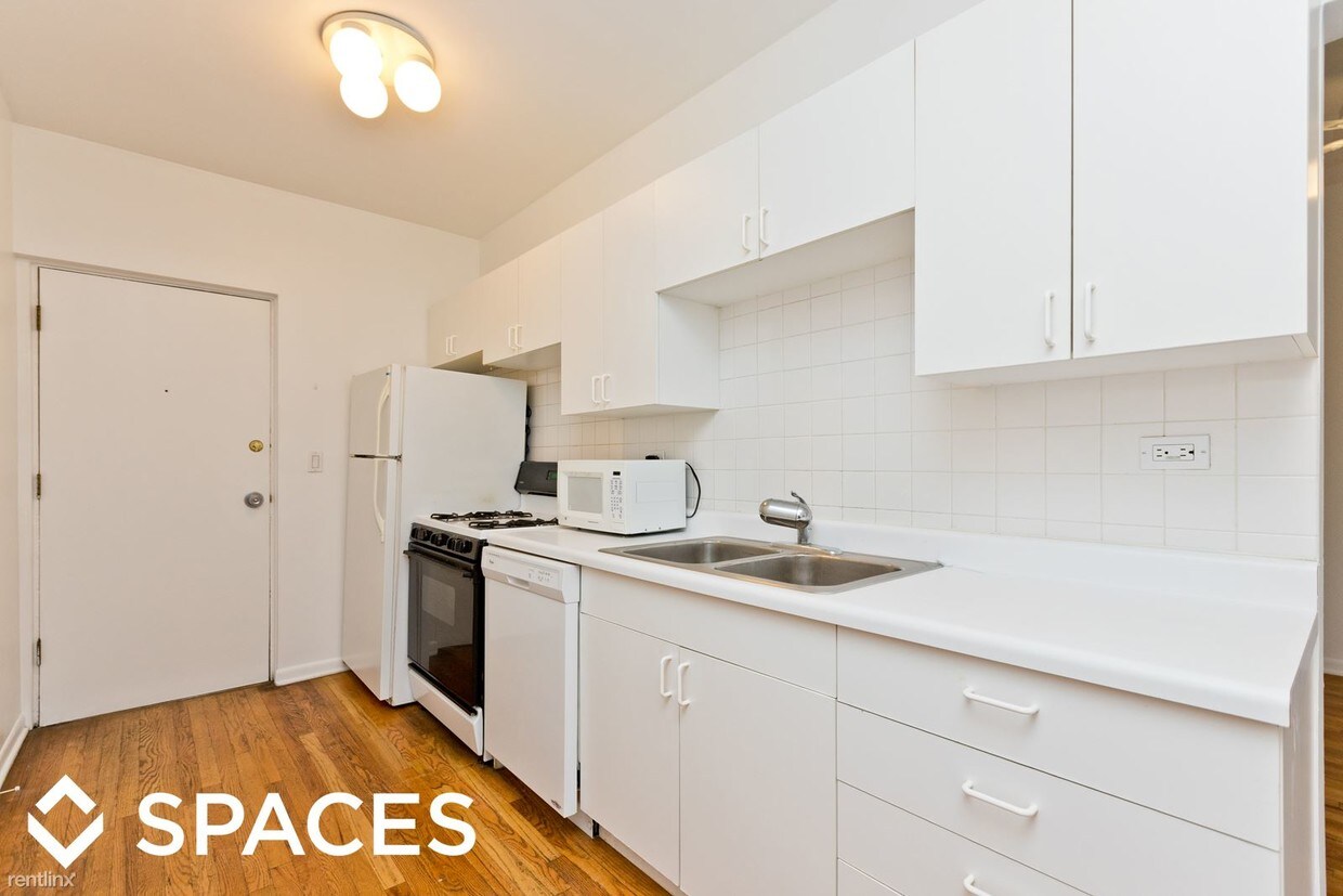 Primary Photo - 1341 W Addison St