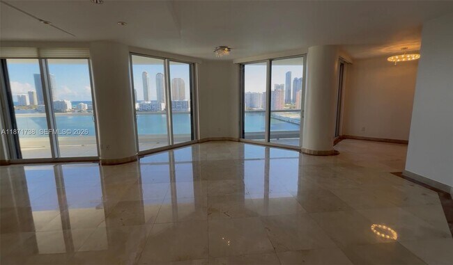 Building Photo - 2600 Island Blvd