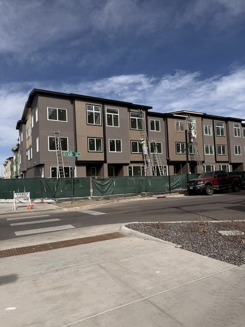 Building Photo - The Vista