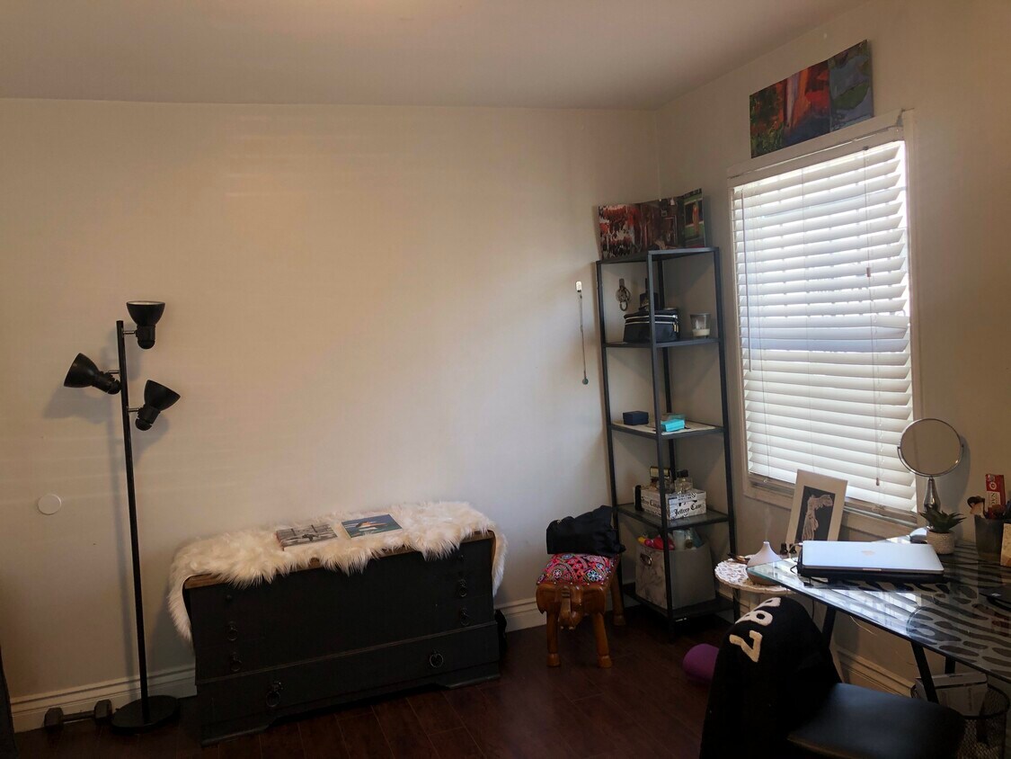 Foto principal - 1442 W 27th St