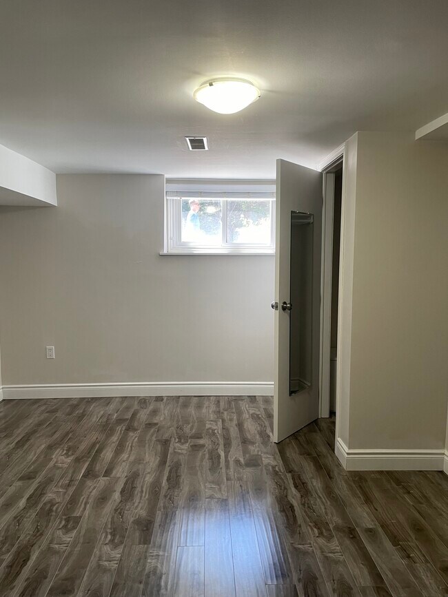 Photo du bâtiment - 137 Bedford Rd