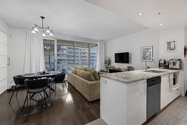 Photo du bâtiment - 901 Rue de la Commune E