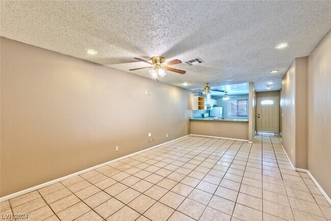 Building Photo - 506 Holick Ave