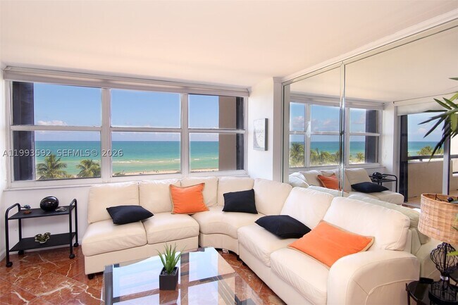 Foto del edificio - 2555 Collins Ave