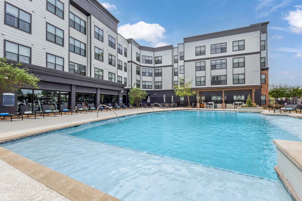 Piscina - Domain at Northgate