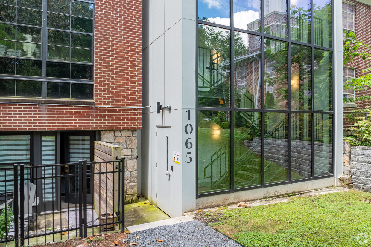 Entrance - United Lofts