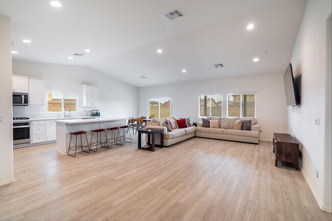Foto del edificio - 44721 Melkesian Blvd