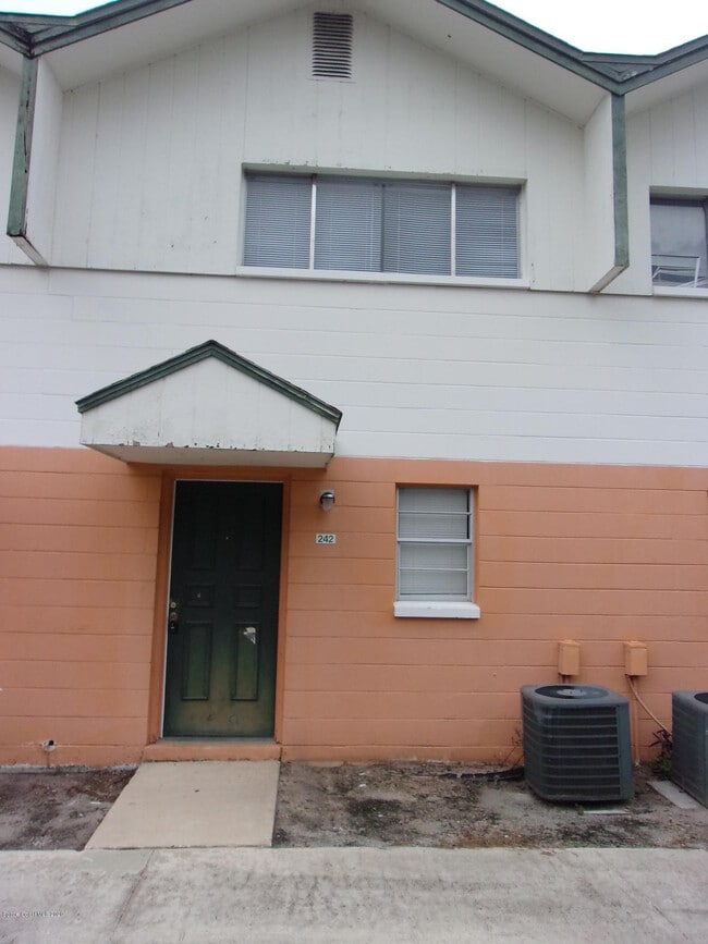 Building Photo - 1711 Dixon Blvd