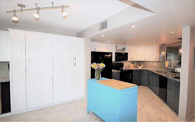 Foto del edificio - 625 NW North River Dr