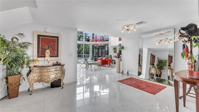 Foto del edificio - 3131 NE 188th St
