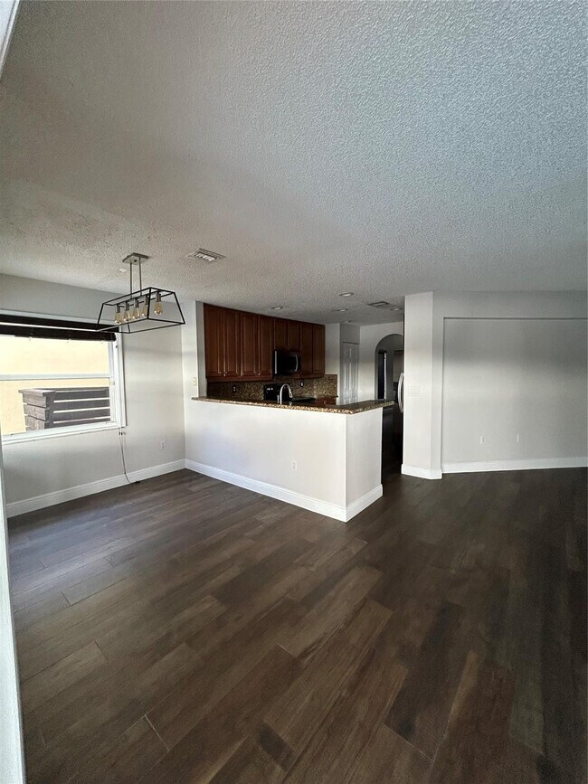 Foto del edificio - 414 SW 205th Ave