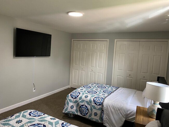 Bedrooms - 18545 E 12 Mile Rd