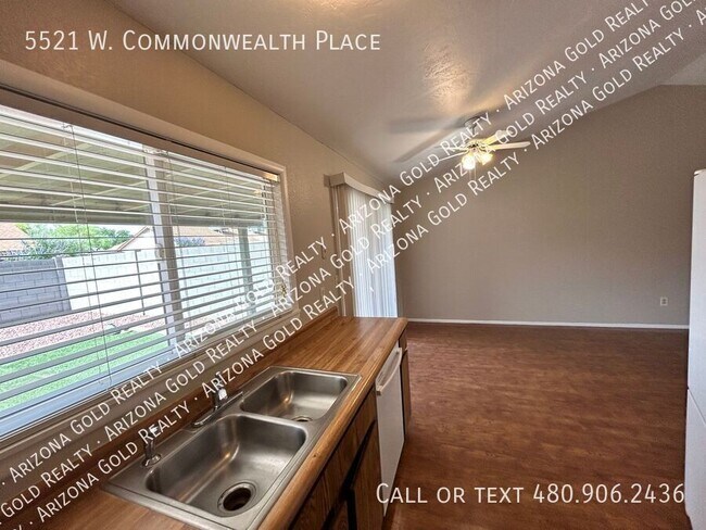 Foto del edificio - 5521 W Commonwealth Pl