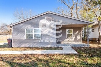 Building Photo - 1621 S Park St