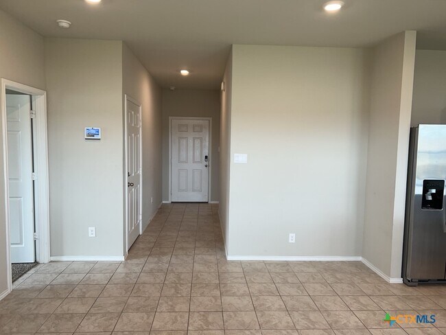 Foto del edificio - 5110 Natalia Rd