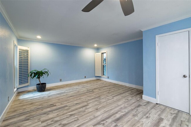 Foto del edificio - 6501 E Hill Dr