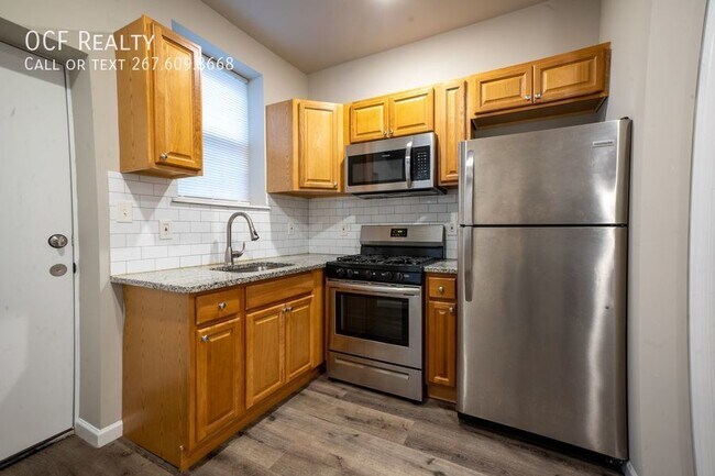 Building Photo - Newly Renovated W Philly Home
