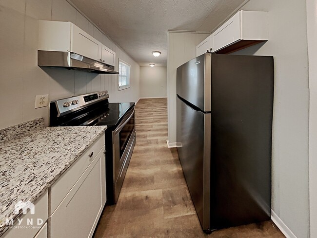 Foto del edificio - 6100 Shadow Glen Ct SW