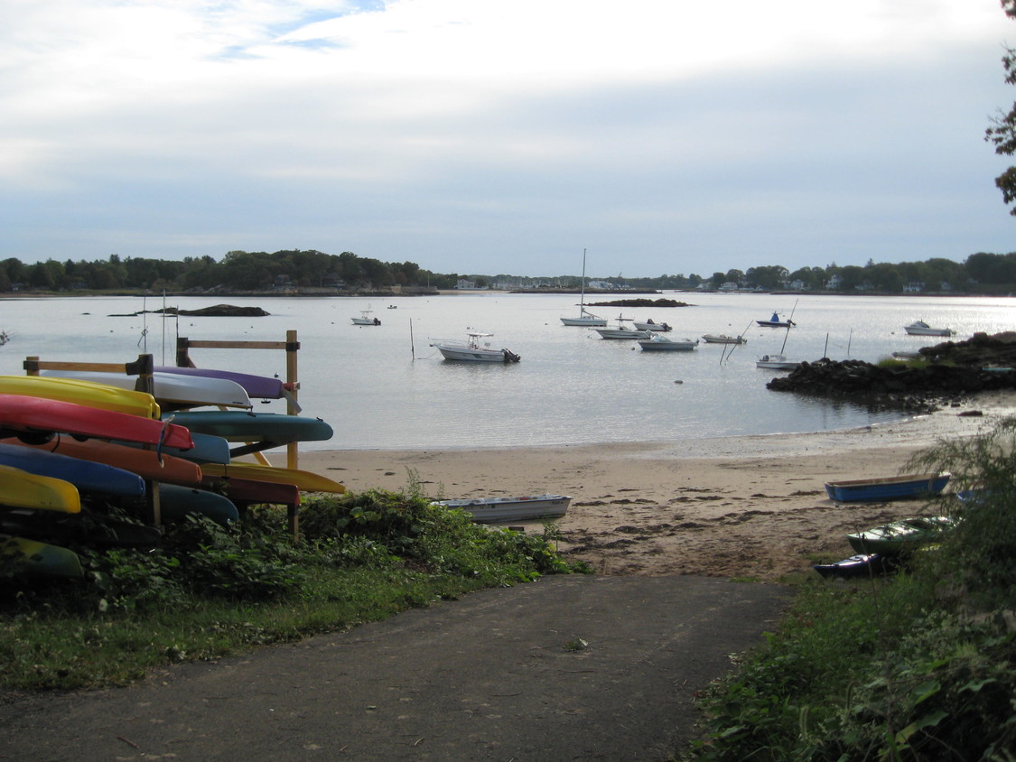 Beach 100 Yards Away - 9 Lanphiers Cove Rd