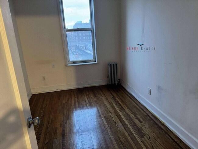 Foto del edificio - 43-22 58th St