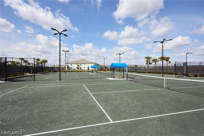 Foto del edificio - 5746 Oakmont Ct