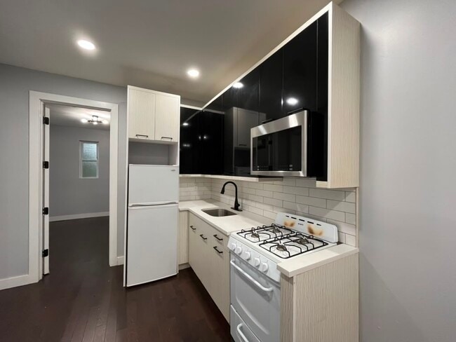 Building Photo - 60 Jordan Ave