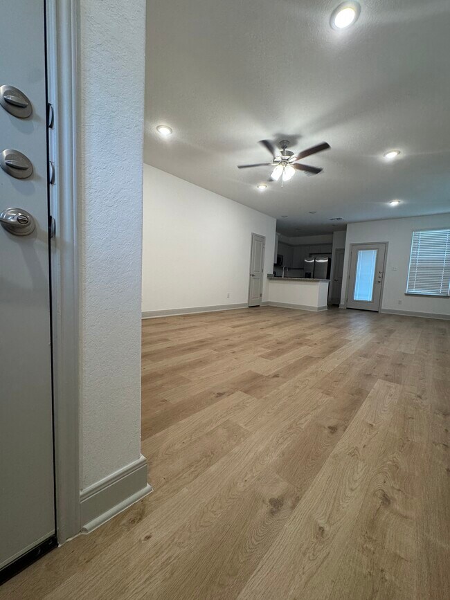 Foto del edificio - 7521 Briarwood Pass