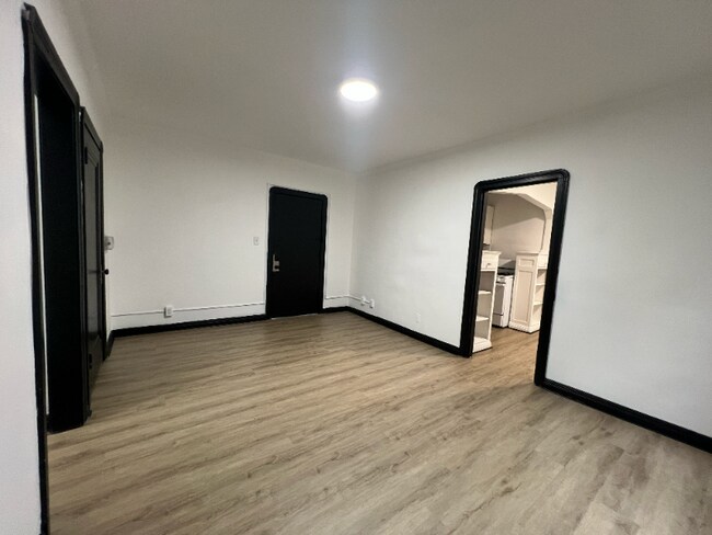 Foto del edificio - 1411 Roycroft Ave