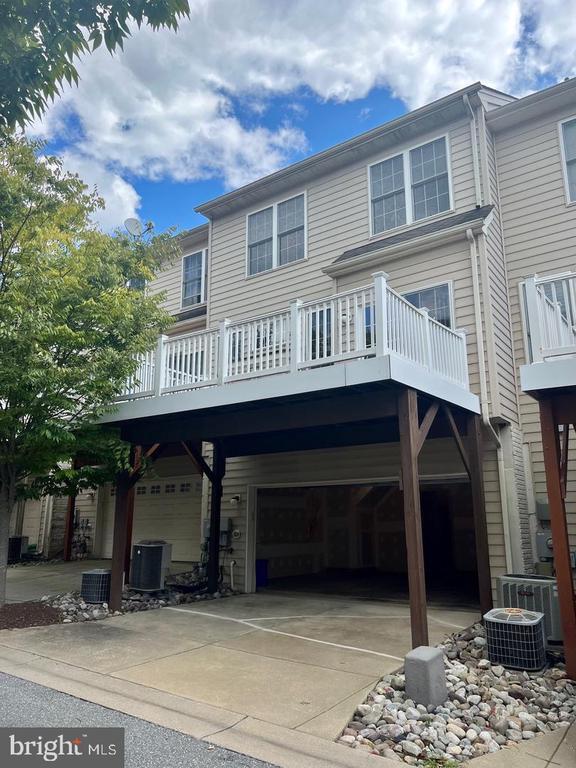 Foto del edificio - 22106 Fair Garden Ln