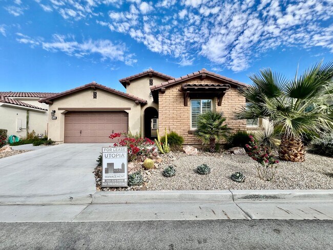 Foto del edificio - AVAILABLE NOW!! STUNNING 4 Bed/ 3.5 Bath POOL HOME in La Quinta!