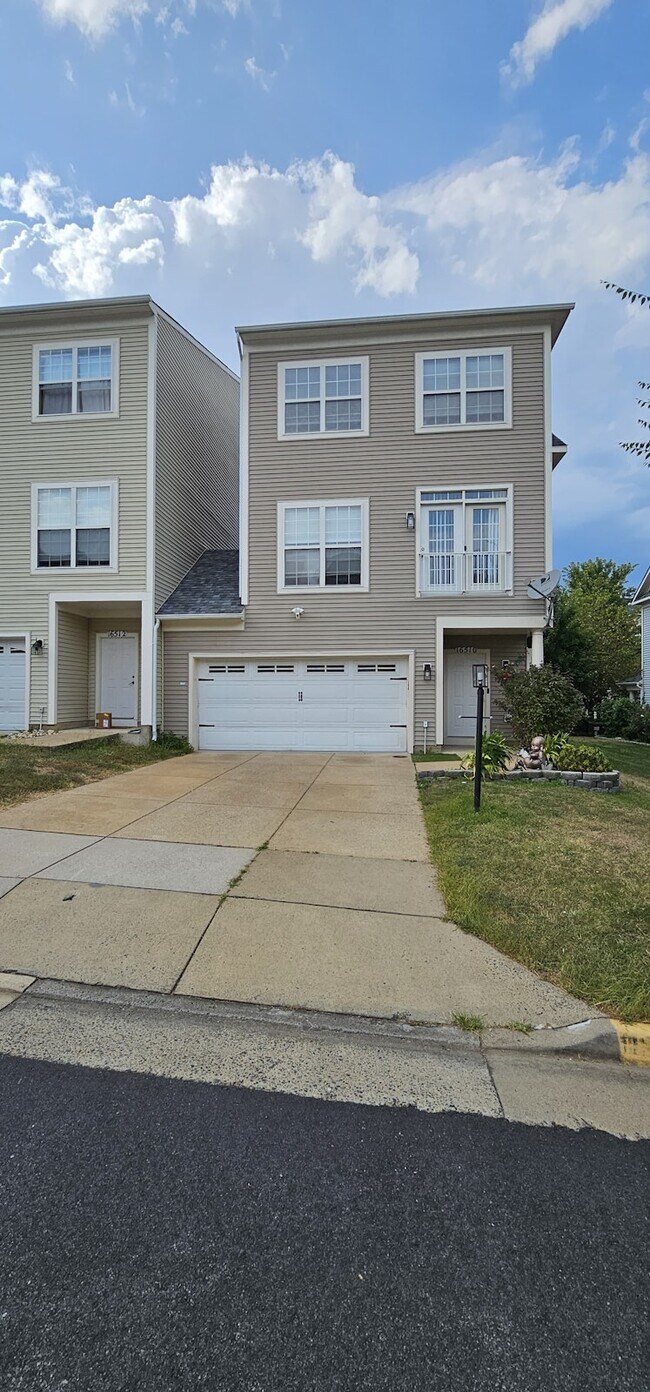 Building Photo - 16510 Bobster Ct