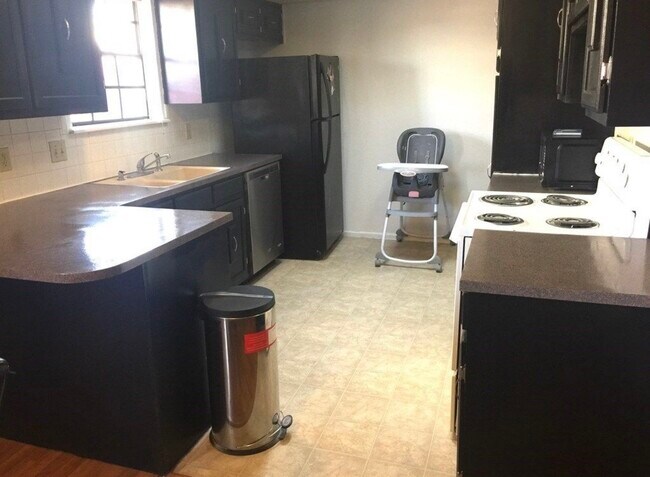 Building Photo - 103 Conley Pl