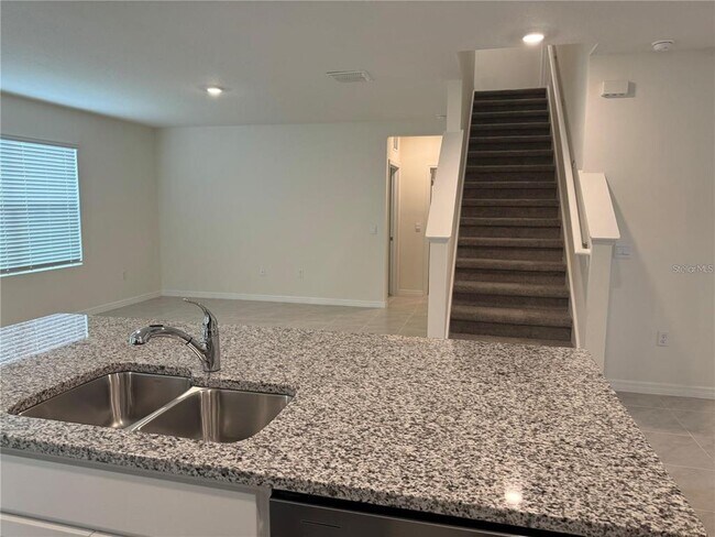 Foto del edificio - 2572 Tulip Dr