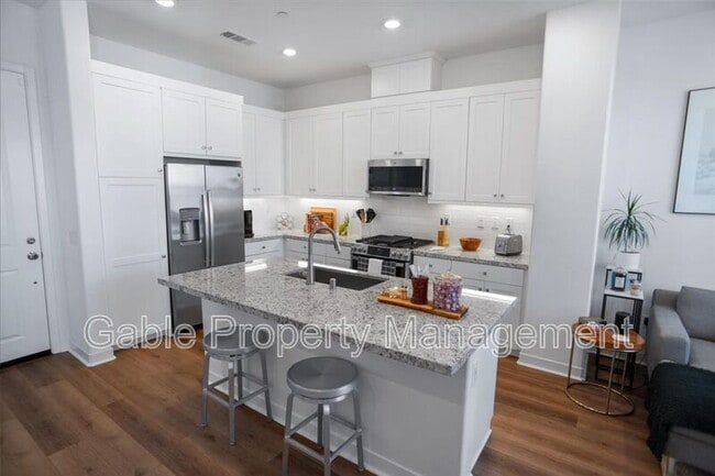 Foto del edificio - 26955 W Prospector Rd