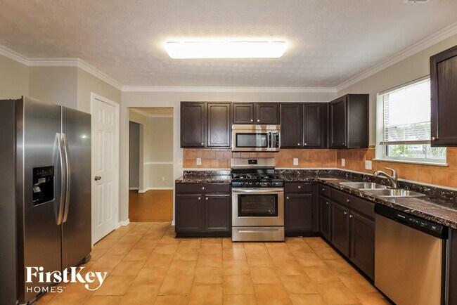 Building Photo - 2990 Gallery Grove