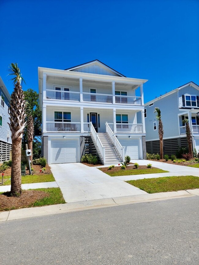 Building Photo - Beautiful Furnished 5 Bedroom Home - Liber...