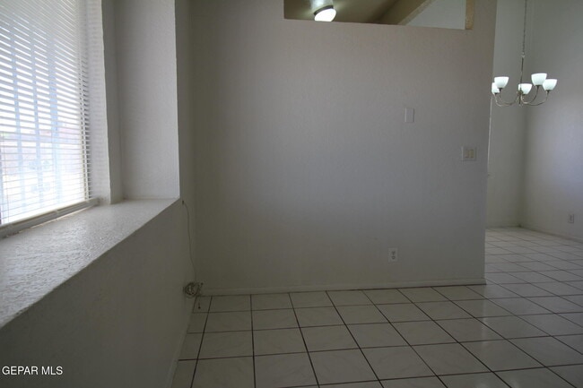 Building Photo - 9604 Gaza Dr