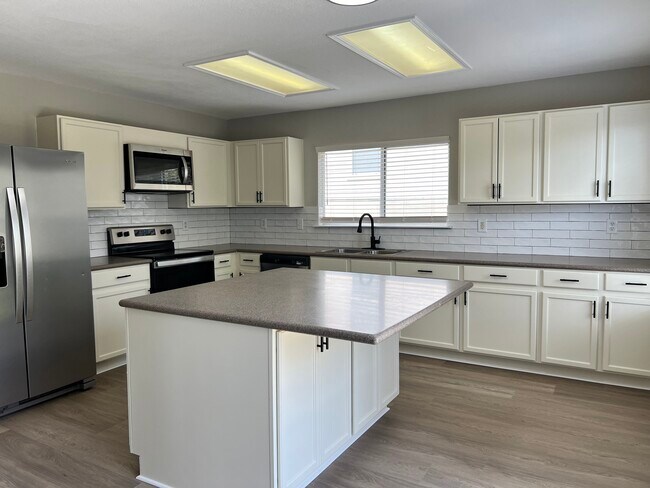 Foto del edificio - 6814 Knights