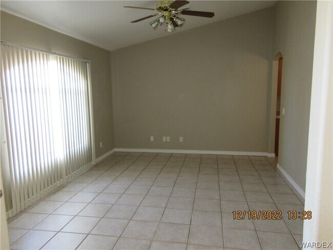 Foto del edificio - 2627 Broken Arrow St