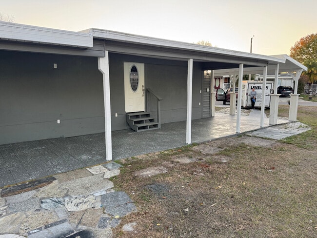 Building Photo - 8811 Poe Dr