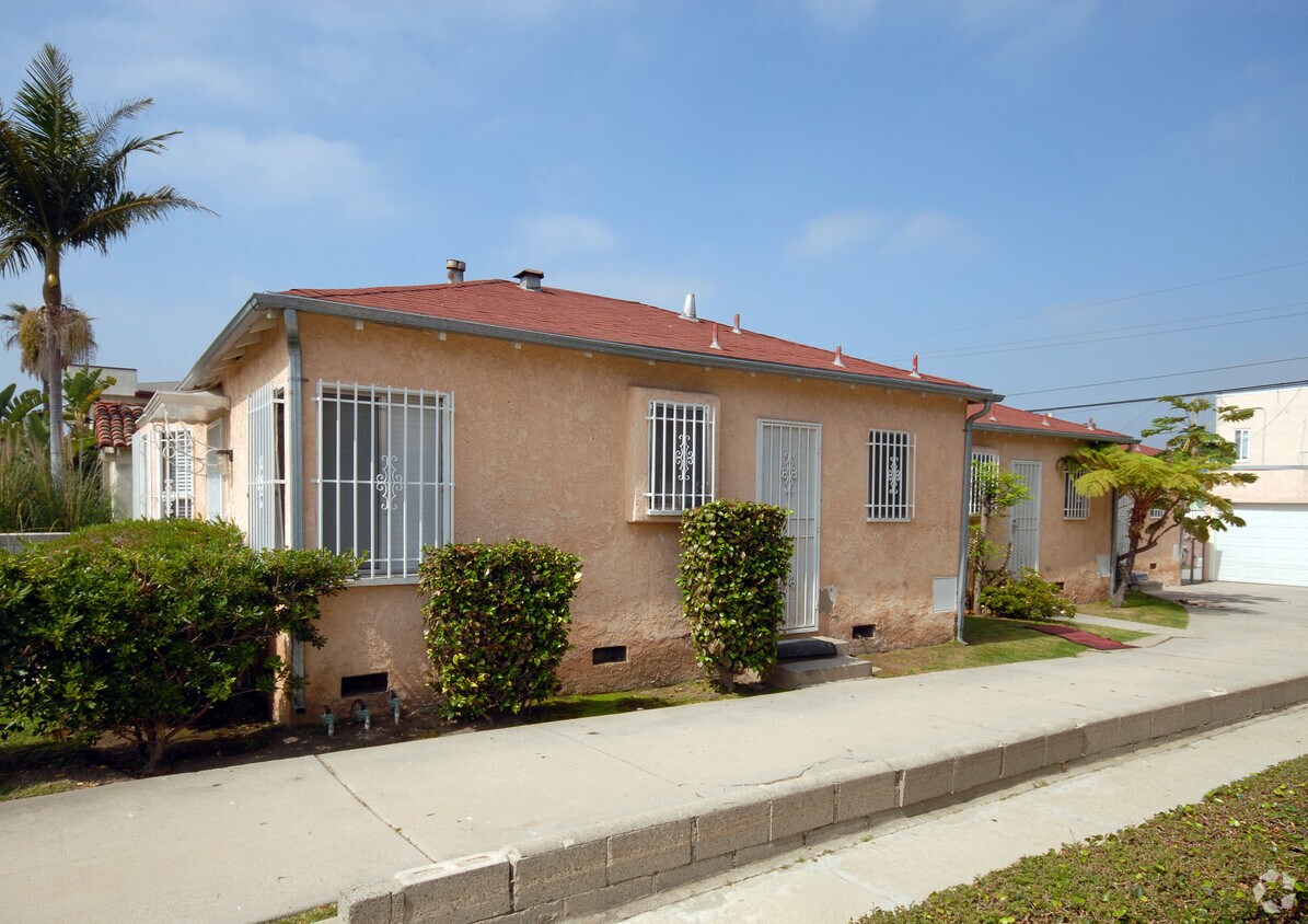 1553 S Fairfax Ave, Los Angeles, CA 90019 Apartments in Los Angeles
