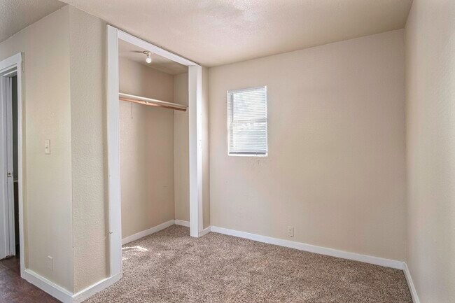 Foto del edificio - 526 Cooper St